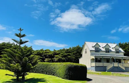 Sails - Elegant, Spacious Beach Villa