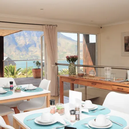 Hout Bay Breeze Отели рядом с достопримечательностью «Гора Чапманс-Пик»