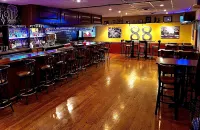 Bicentennial Inn - bar