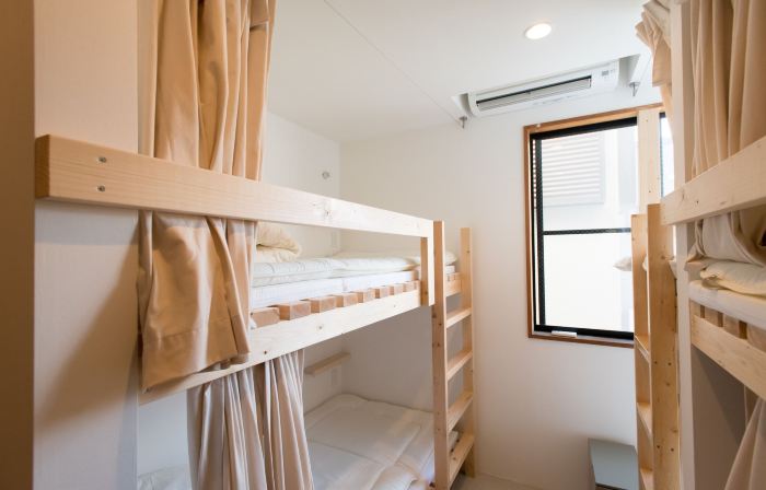 Plumhostel