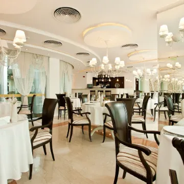 Earth & People Hotel & Spa - Free Parking