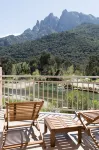 Résidence Hotelière Capu Seninu - con vistas a la montaña