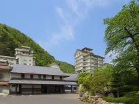 Yoshikawaya Hotels near Kyu Horikiri-tei