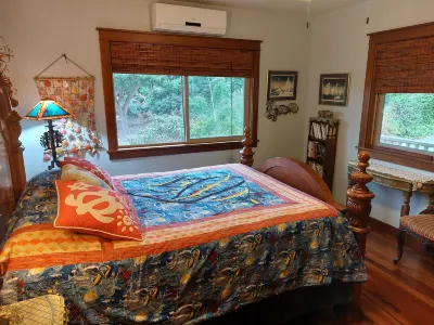 Kona Palace in Captain Cook Hotels near Hawaiʻi Volcanoes National Park