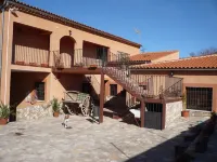 Albergue Serranilla - Hostel Hotel di 