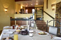White House Lodge - breakfast