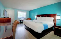 Majestic Regency Resort - Parvekkeita
