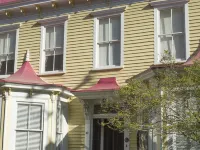 Barksdale House Inn Hotels near King’s Leaf Cigar Lounge