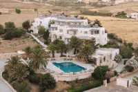 Pnoi Hotel - Swimmingpools