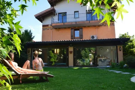 Bhavantù Отели рядом с достопримечательностью «Chiesa Maddalena»