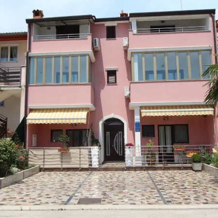 Room and Apartment Lea