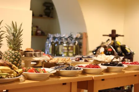 Albergo Locanda Borgo Antico Отели в г. Вецци-Портио