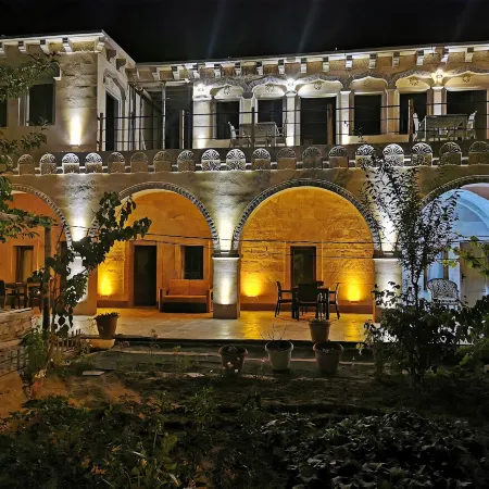 Falcon Cave Suites