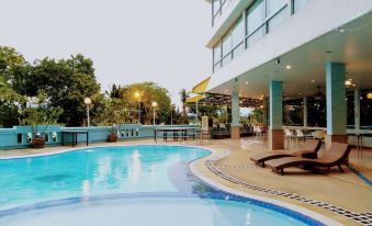Viang Tak Riverside Hotel