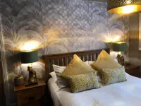 The Wheatsheaf Pub, Kitchen & Rooms - 3-Star