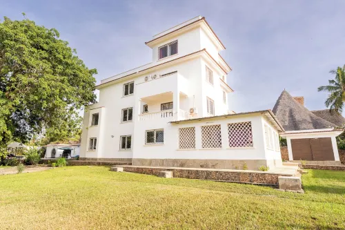Queens Chateau Boutique Villa Hotels in Galu Beach