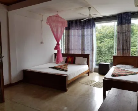 Border Hotels in Habarana