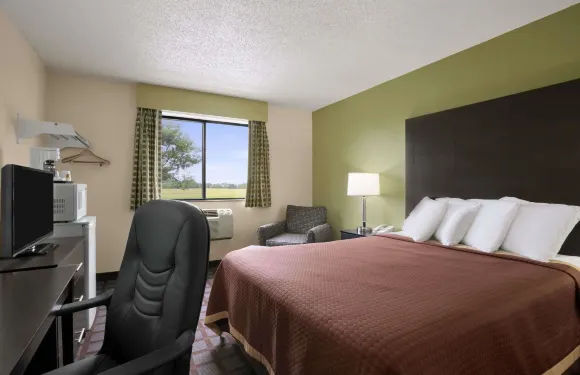 薩吉諾温德姆速8酒店