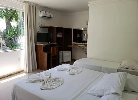 Floral Inn Family Отели рядом с достопримечательностью «Porto Seguro»