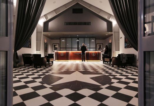 타이타닉 호텔 로비