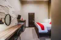 RedDoorz Plus Near Mall Slipi Jaya Hotels in West Jakarta City