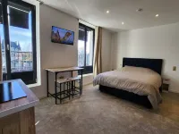 HDG Hôtel Gare de L'Isle Adam Appart's Hotel Hôtels à : Parmain