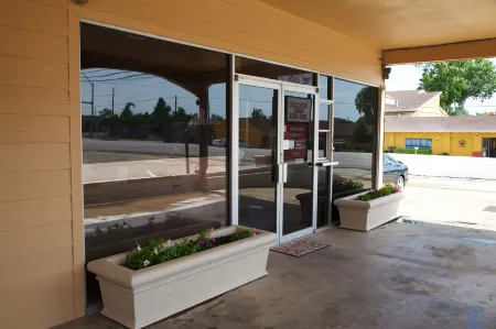 Coach Light Inn Отели в г. Бренхем