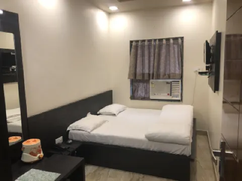 Hotel Bani Hashim Hotels near Dargah Sharif