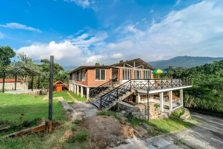 Zacs Valley Resort & Wellness Retreat Kodaikanal Отели в г. Диндуккал