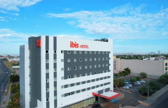 宜必思埃莫西約酒店