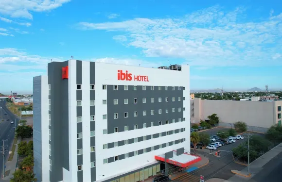 宜必思埃莫西約酒店