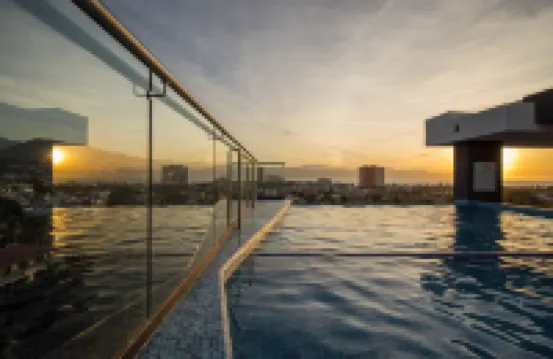 Niza Five Luxury Beach Apartments