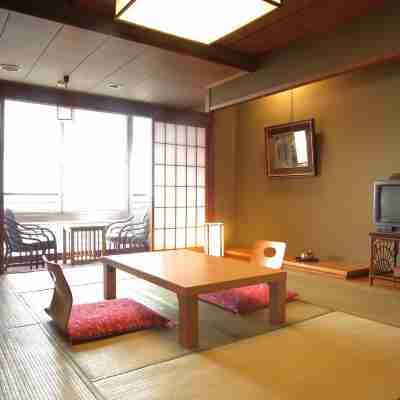 氷見温泉郷 魚巡りの宿 永芳閣 Rooms