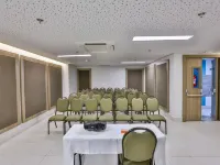 Mega Moda Goiania Hotel Hotels near Civic Square