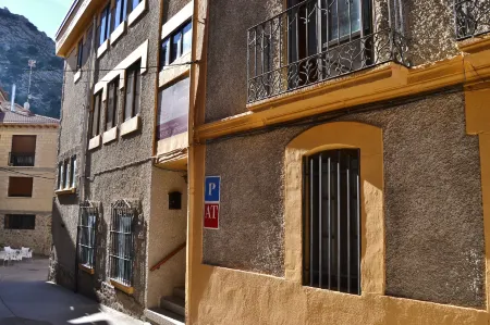 Tres Puentes Anguiano Apartamentos y Hostal Отели в г. La Rioja Province