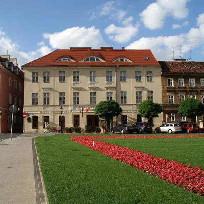 Hotel Kolegiacki Отели рядом с достопримечательностью «Старый рынок»