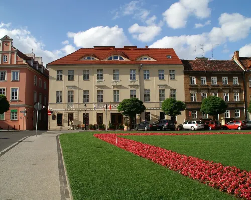 Hotel Kolegiacki Hotels near Archeological Museum