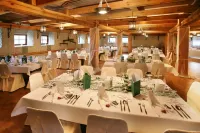 Worners Schloss Weingut & Wellness-Hotel Hotels in Geiselwind