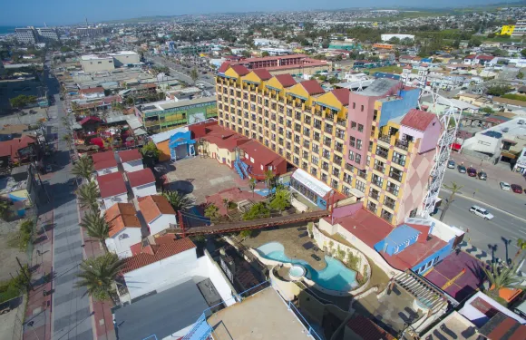 普拉亞斯羅薩里託慶典廣場酒店