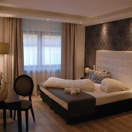 Hotel Zur Linde Отели в г. Ханау