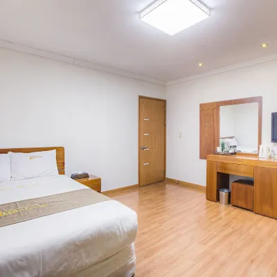 Lighthouse Hotel Hotels near Koje College