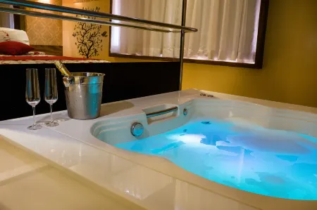 Vox Hotel Отели рядом с достопримечательностью «Praça Beira Mar»