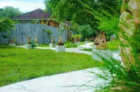Villa Samalas Resort and Restaurant Hoteles en Pemenang