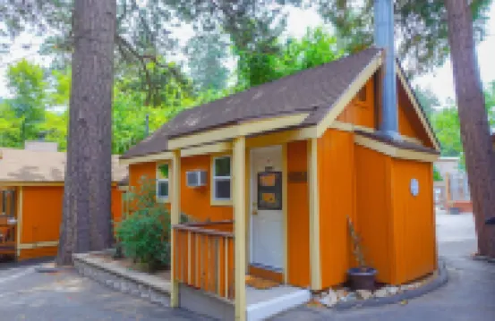 Sleepy Hollow Cabins & Hotel