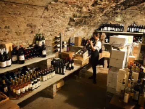 オステリア センザ フレッタ アフィッタカメーレ クーネオのホテル