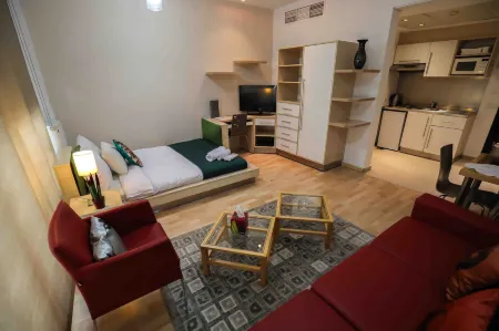 Sky Suites Отели рядом с достопримечательностью «Рынки Бейрута (Суки)»