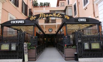 Alessandro Palace & Bar