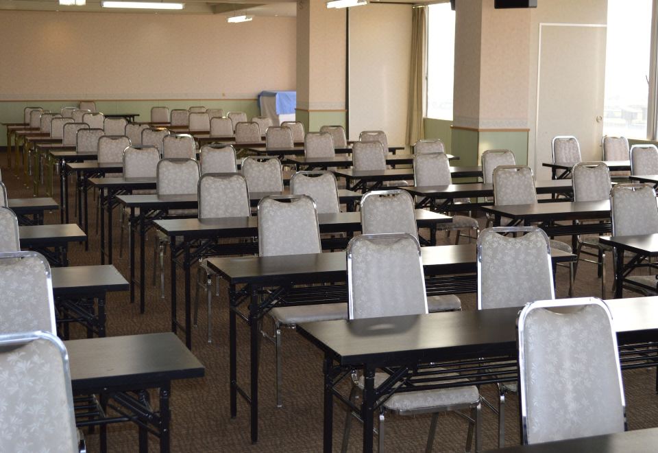 하라즈루 그랜드 스카이 호텔의 수영장