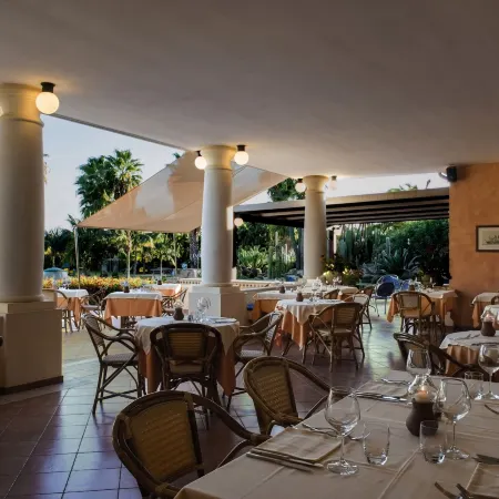 Tranquil Lantana Resort Hotel & Apartments 1 Bedroom Room Apartment Sleeps 5