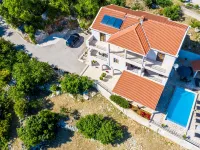 Apartments Villa Made 4U Hotels in Mlini